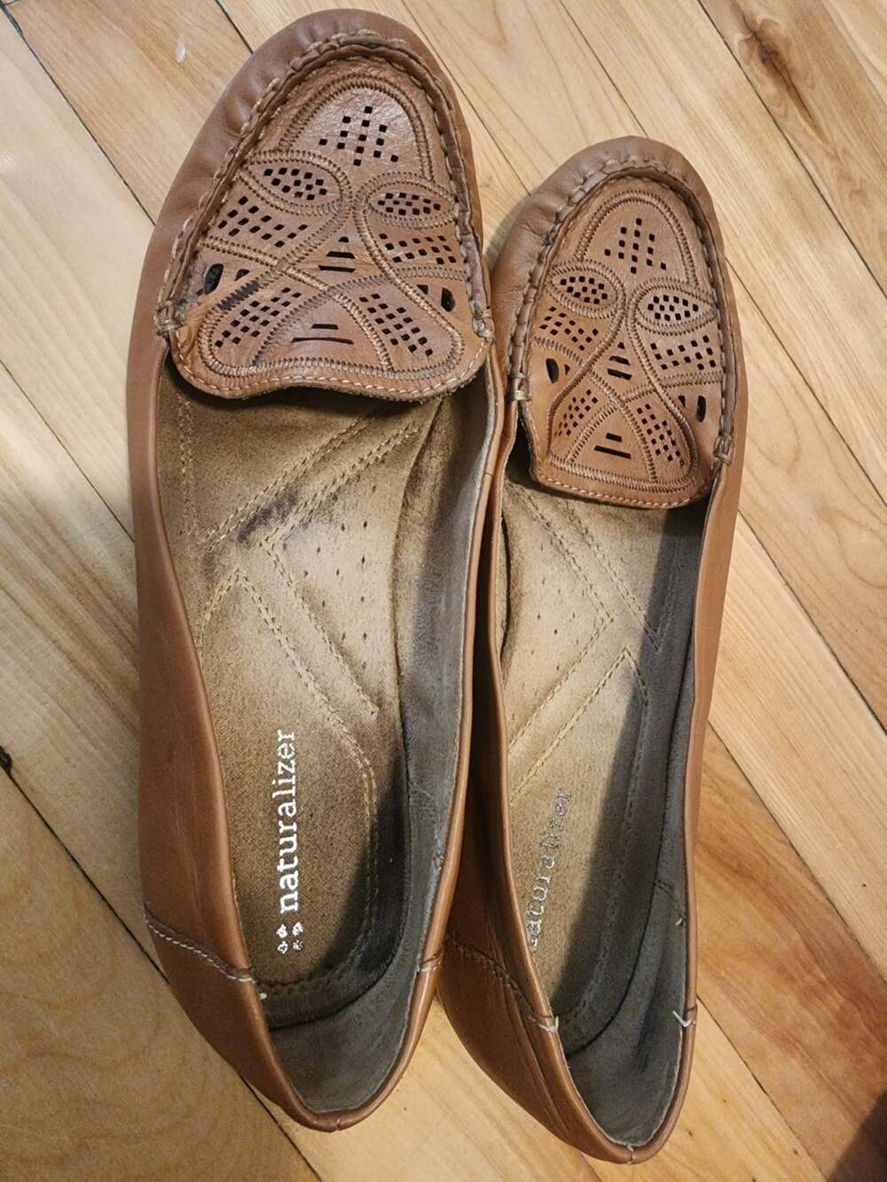 Naturalizer Tan brown Leather Perforated Flats size 10